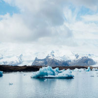 Image of icebergs.